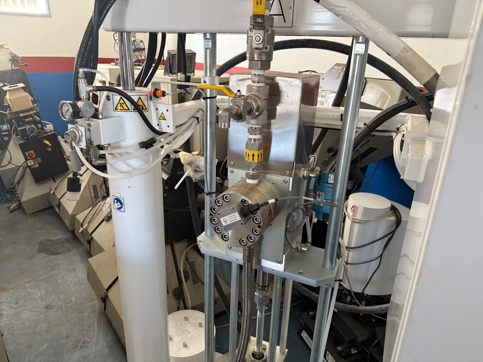Fluid Automation M4-55MLR Meter-Mix Dispense System – 120V – Powers Up as Shown