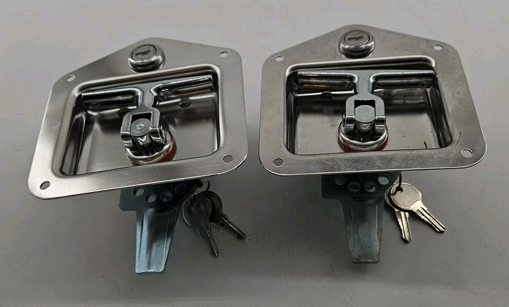 Buyers Products – L8815 – SS 5″ Heavy Duty T-Handle Latch – w/ Keys – Lot of 2