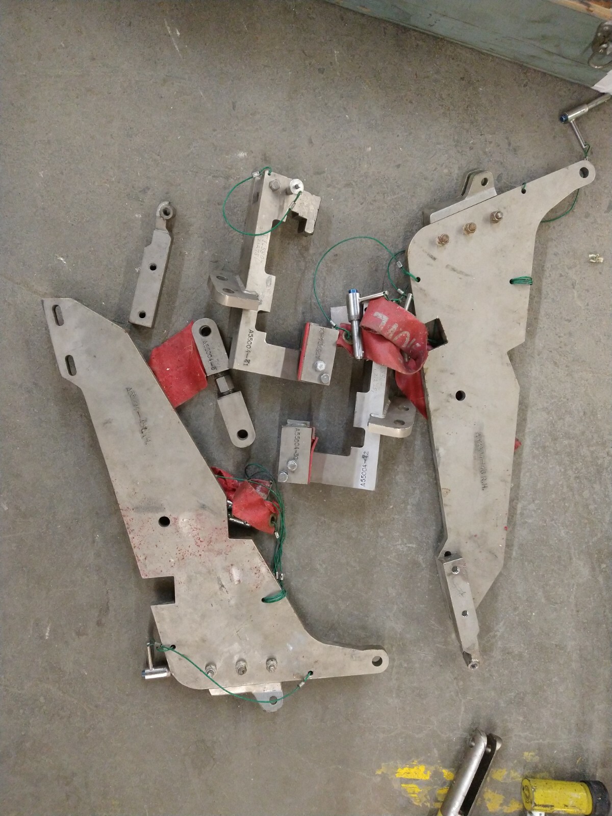 A55004-14 767 HORIZONTAL STABILIZER HINGE JACKING EQUIPMENT