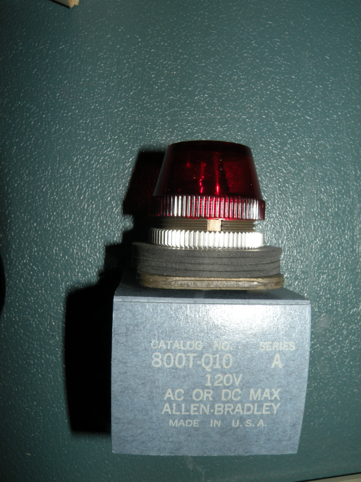 Allen Bradley 800T-Q10R SER A Red Full Voltage Pilot Light