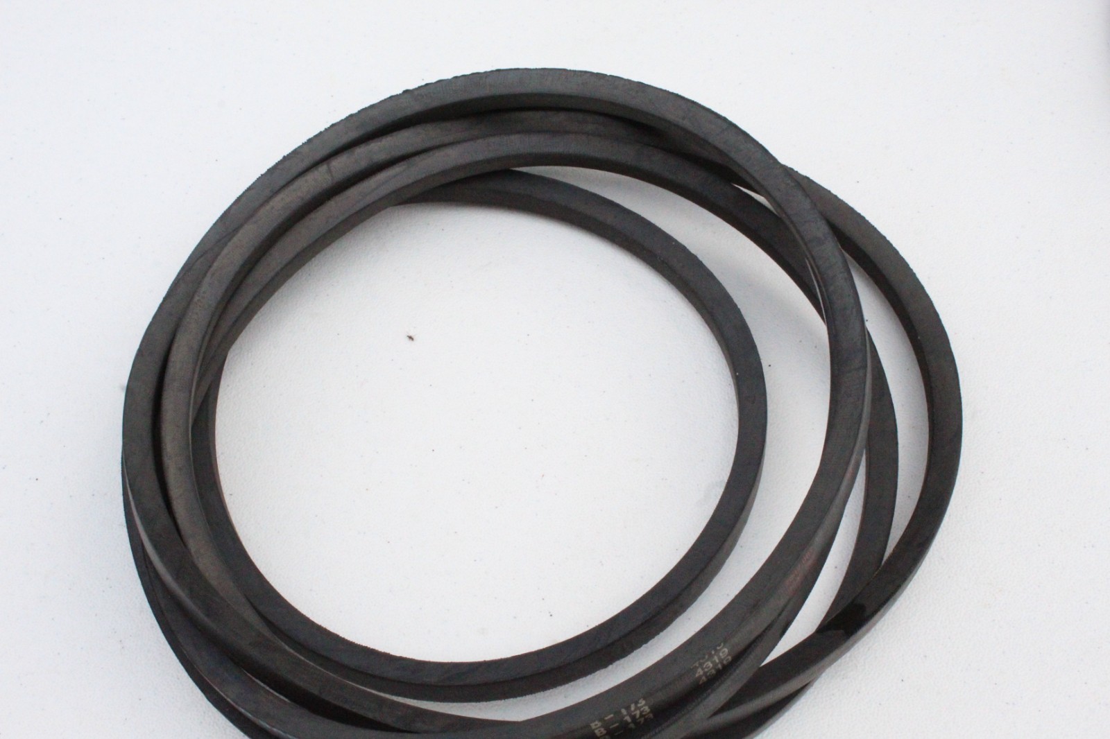 D&D Power Drive B173 Industrial V-Belt 5/8″ x 176″