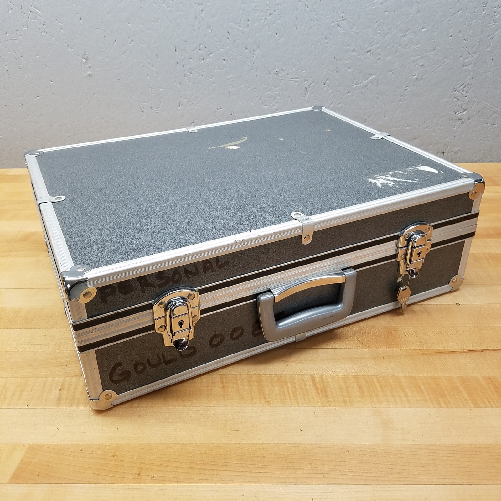 Storage Case OD: 20 1/2 X 15 1/2 X 6 3/4″, Lid Removeable, Lockable Closures