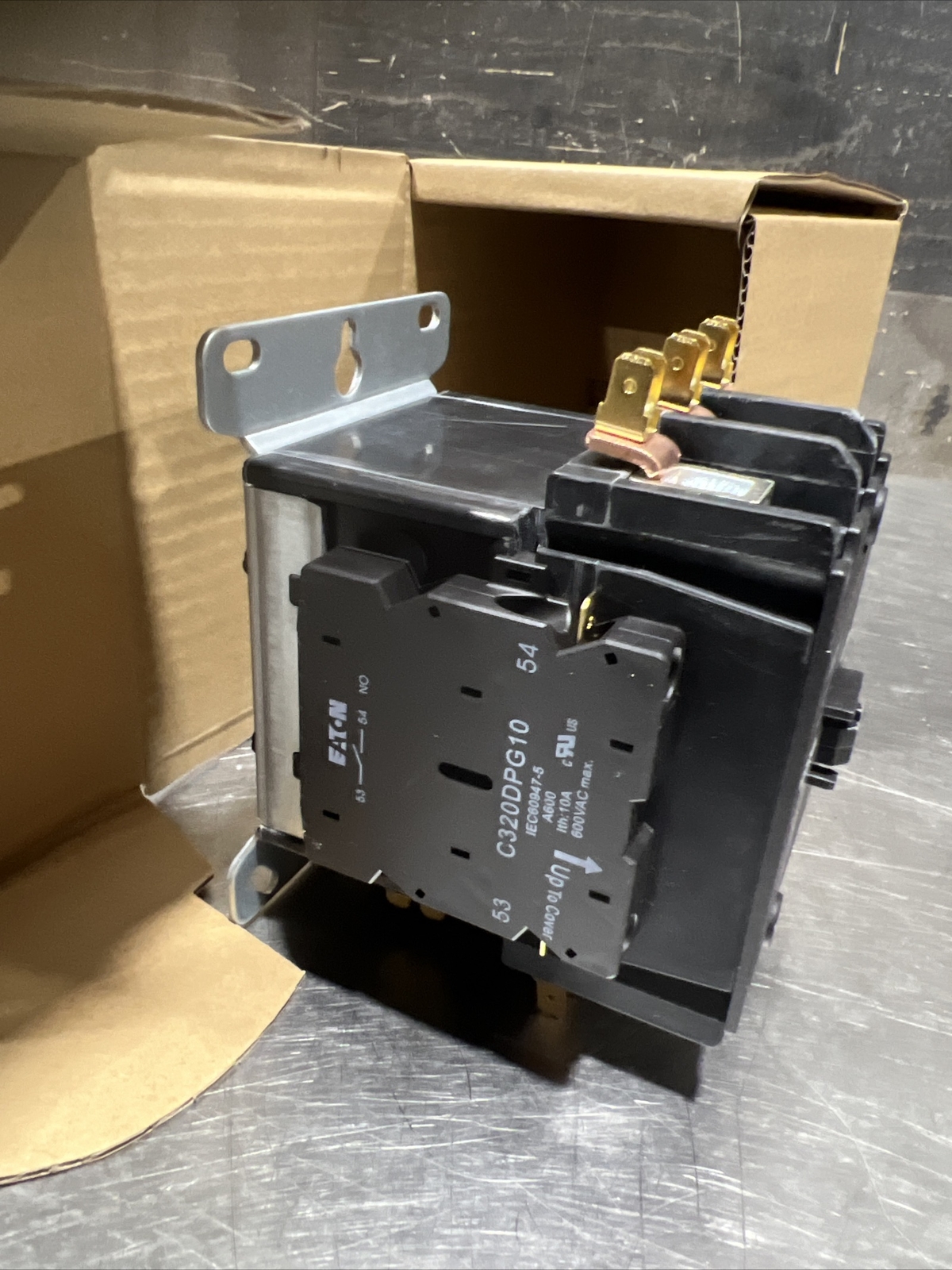 Eaton C25GNY8, Definite Purpose Contactors Non-Reversing 3P 90A 120V 50/60Hz Nos