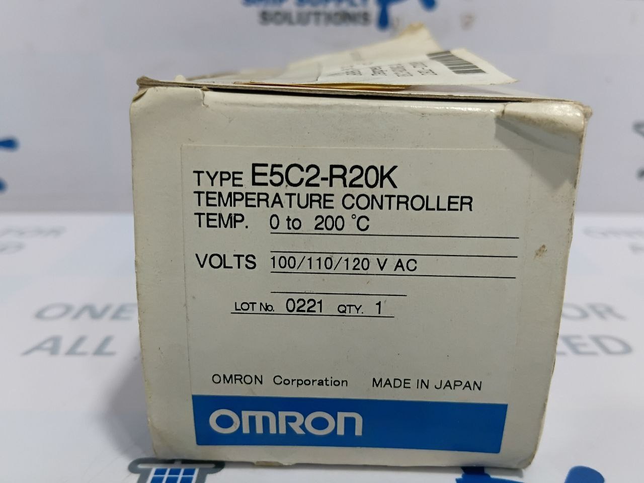 Omron E5C2-R20K Temperature Controller 0 to 200°C Volt 100/110/120V AC