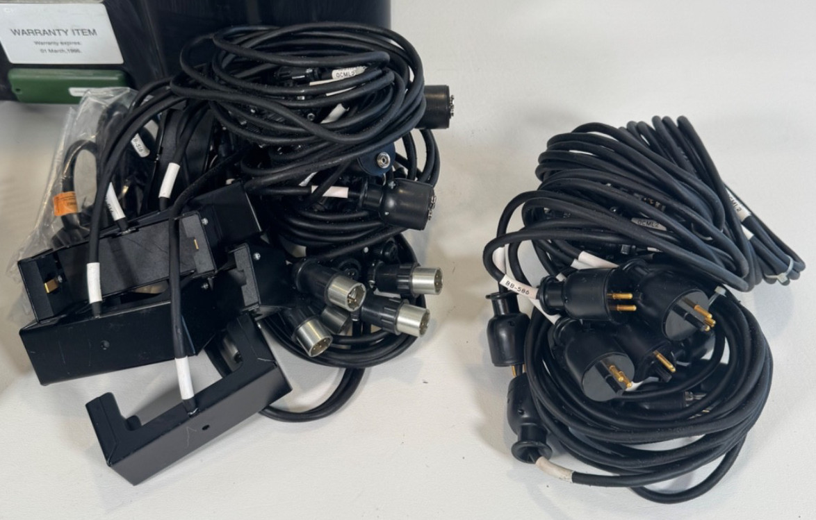 Christie CASP2000H 121379-004 Analyzer Charger w/Case & Cables Complete NEW