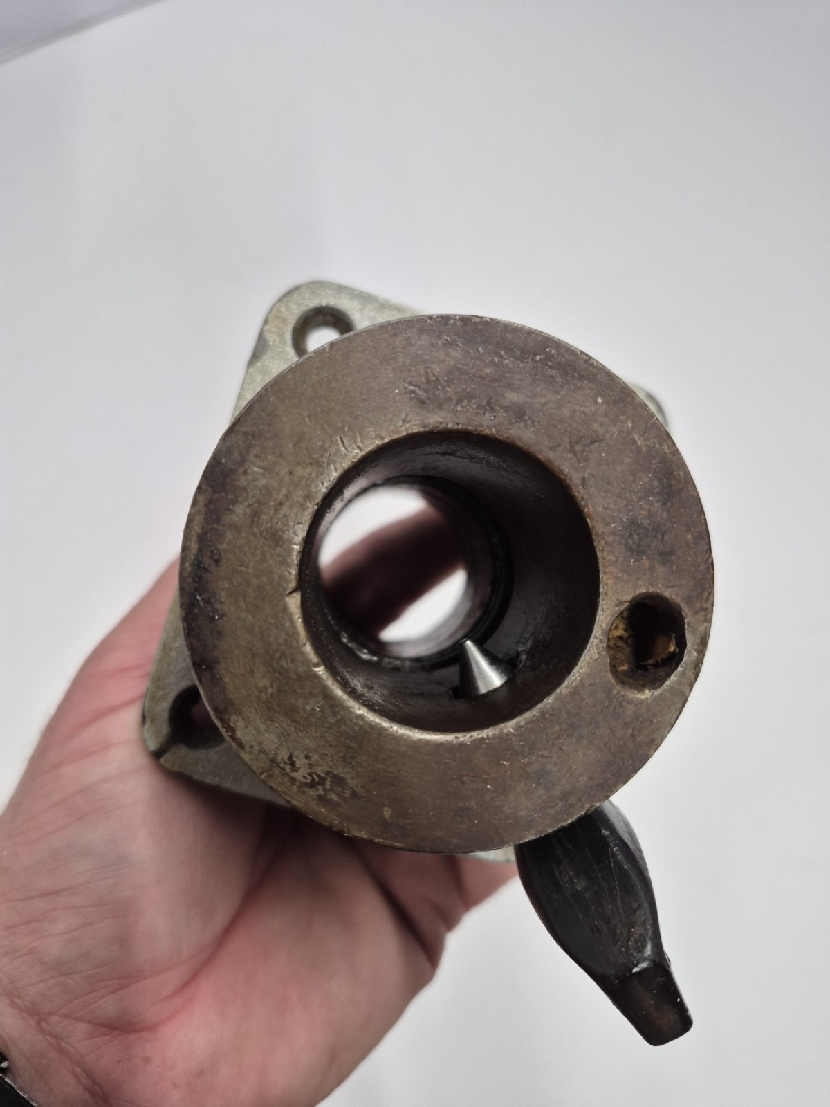 Hobart 20qt Mixer Hub Attachment – A200 – Part# 435047-4
