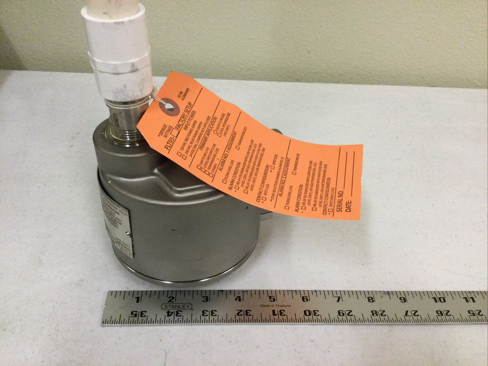 NEW, FCI FLUID COMPONENTS FLT93S-1B1A10WE4DC0000 SENSOR HEAD SINGLE SEAL 624271