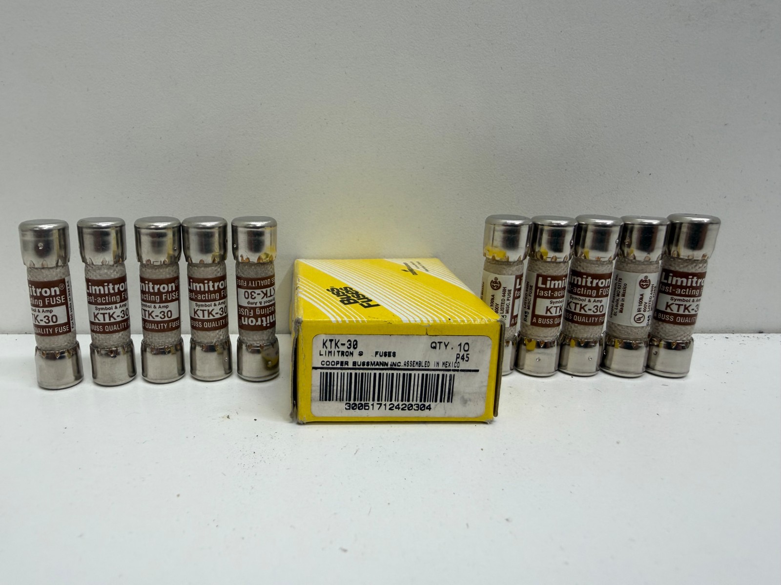 LOT OF (10) NEW OLD STOCK! BUSSMANN LIMITRON 30A 600V FAST-ACTING FUSES KTK-30