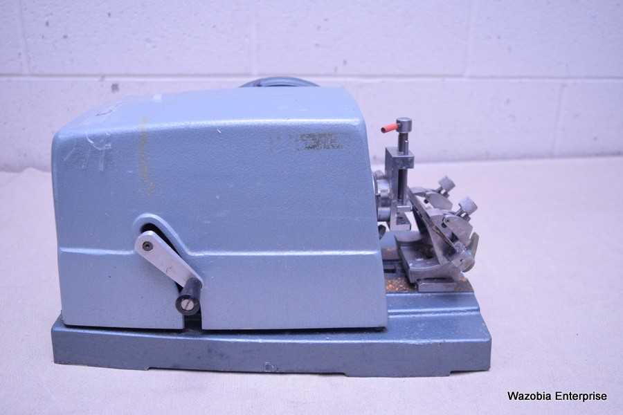 AO AMERICAN OPTICAL 820 SPENCER MICROTOME CUTTING TOOL