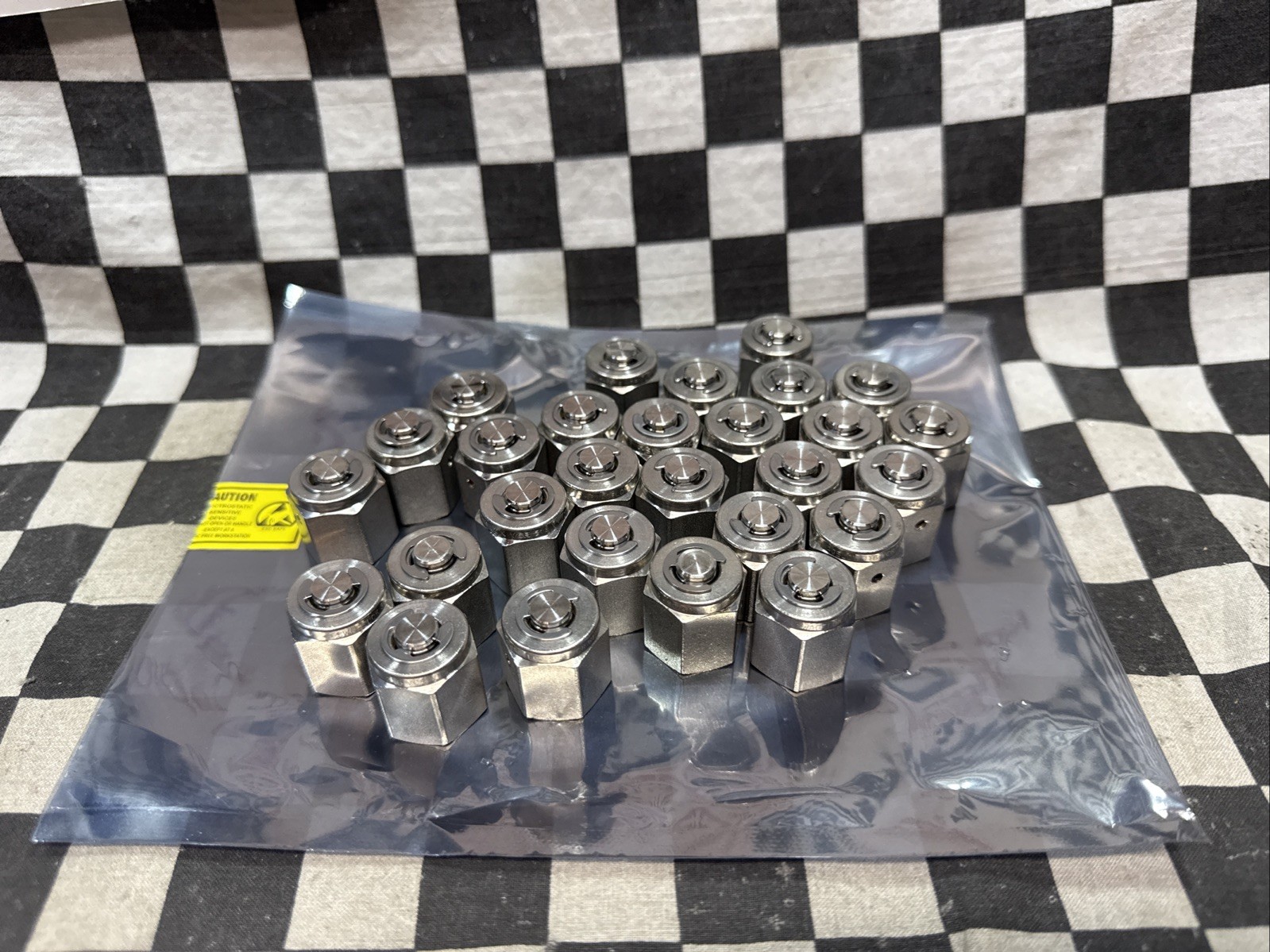 SWAGELOK SS-4-VCR-CP, SS4VCRCP, Cap 1/4″ VCR, LOT OF 28, SHIPSAMEDAY#1208W19