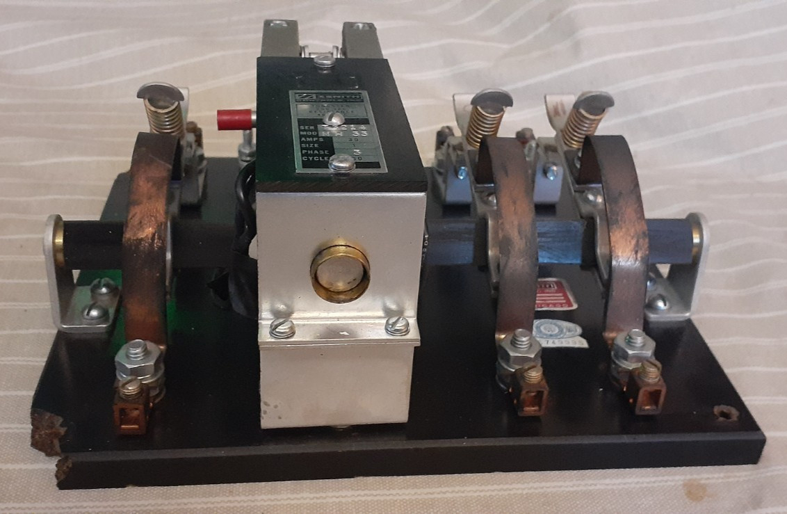 Zenith model MH-33 Ser T5214 3-Phase 30Amp Industrial Protection Relay