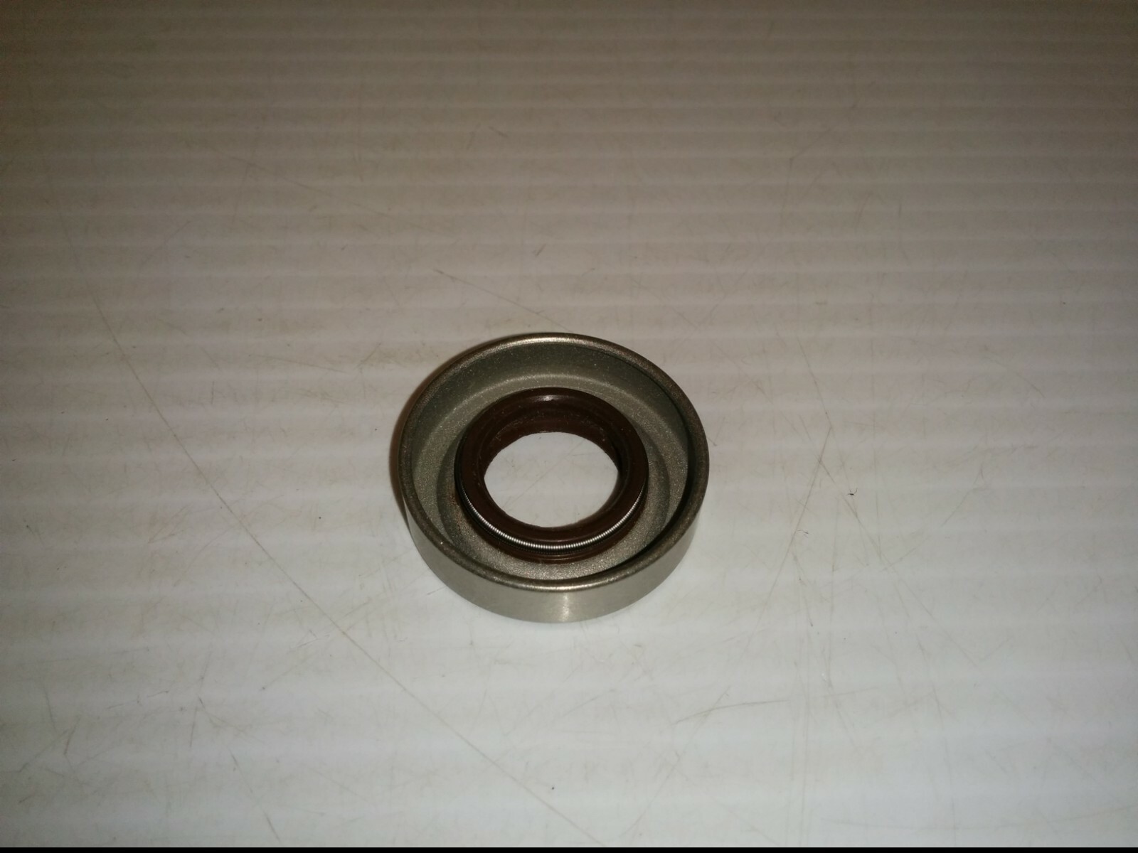 SKF CHICAGO RAWHIDE 6285 OIL SEAL, JOINT RADIAL, 15.88×31.75×7.95mm CRWA5 V, NIB