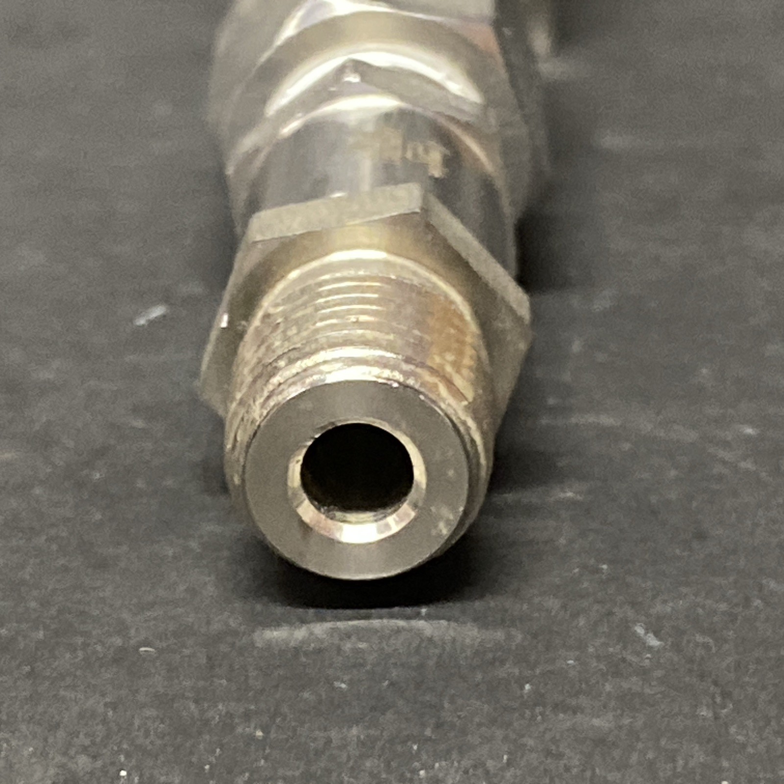 NICE CLEAN SWAGELOK BELLOWS VALVE SS-4BG-V51 With Check Valve SS-4C2-1 1 PSI YA