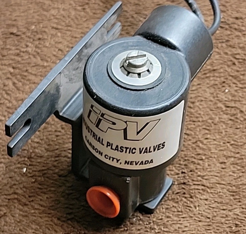 NOS IPV Industrial Plastic Valves AWM Style 1015 600V 105° C w. Mounting Bracket