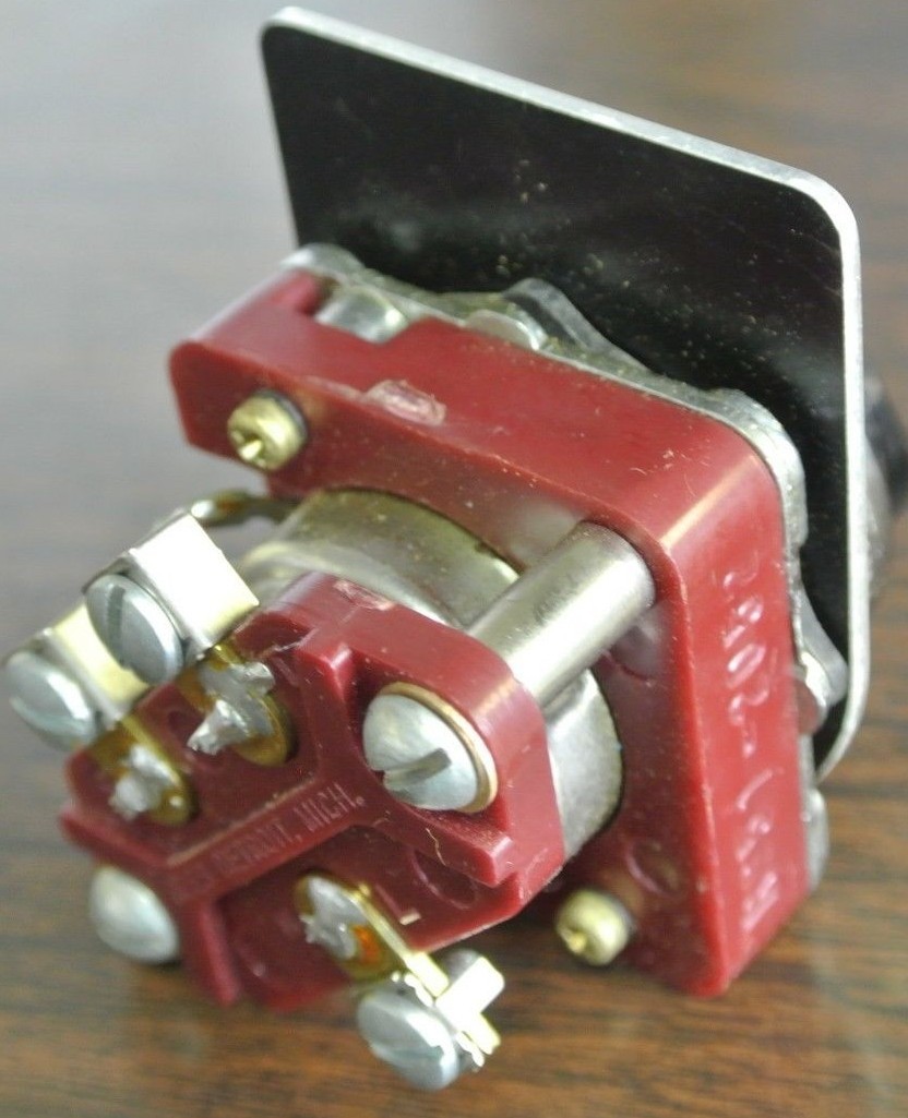 REES R651-2052 CONTROL UNIT / SWITCH / RHEOSTAT (?) MARKED 0-100 – NEW SURPLUS
