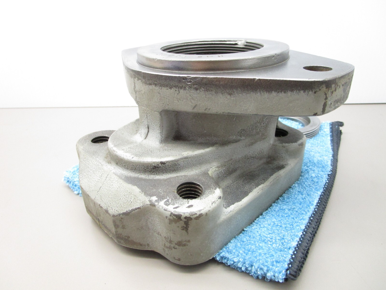 LYNCH Hydraulic Pump Tapered Bearing Front Cover Housing 2-Bolt Flange UA-1686-3