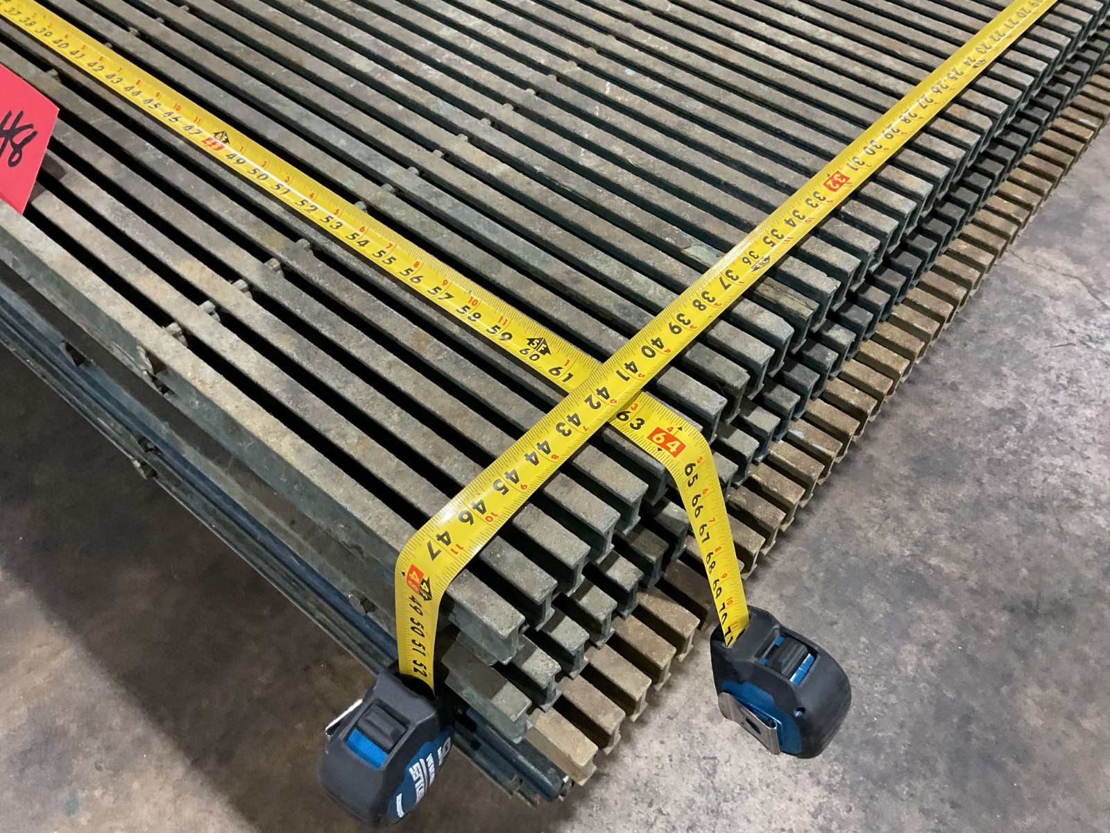 Pultruded Fiberglass Grating (1 Lot of 8) M4048