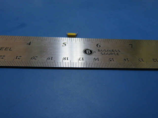AVX MD015E104MAB Qty of 100 per Lot Multilayer Ceramic Capacitors MLCC Leaded