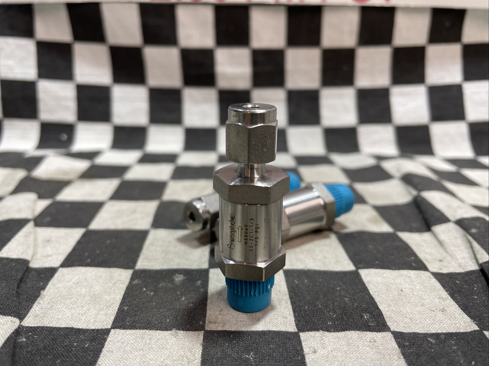 SWAGELOK Poppet Check Valve 1/8″ NPT X 1/8″ T, 1/3 PSI, SS-2C1-1/3, LOT OF 3#F9N