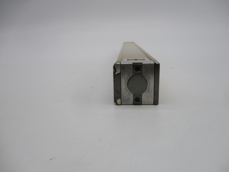 OMRON F3SN-A0412P25-D 24VDC 0.2-10M UNMP