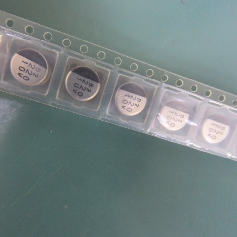 Nichicon UWX1A221MCR1GB Qty of 100 per Lot APAL EL220�F10V