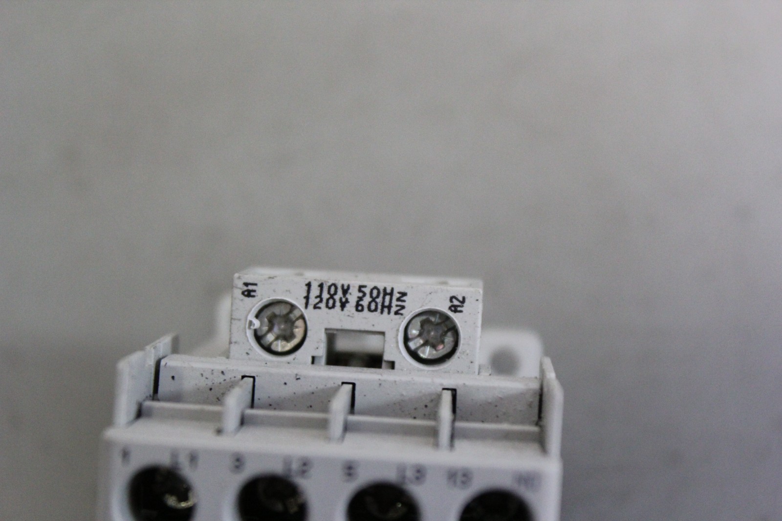 ALLEN BRADLEY 100-C09*10 1100 COIL CONTACTOR SERIES A