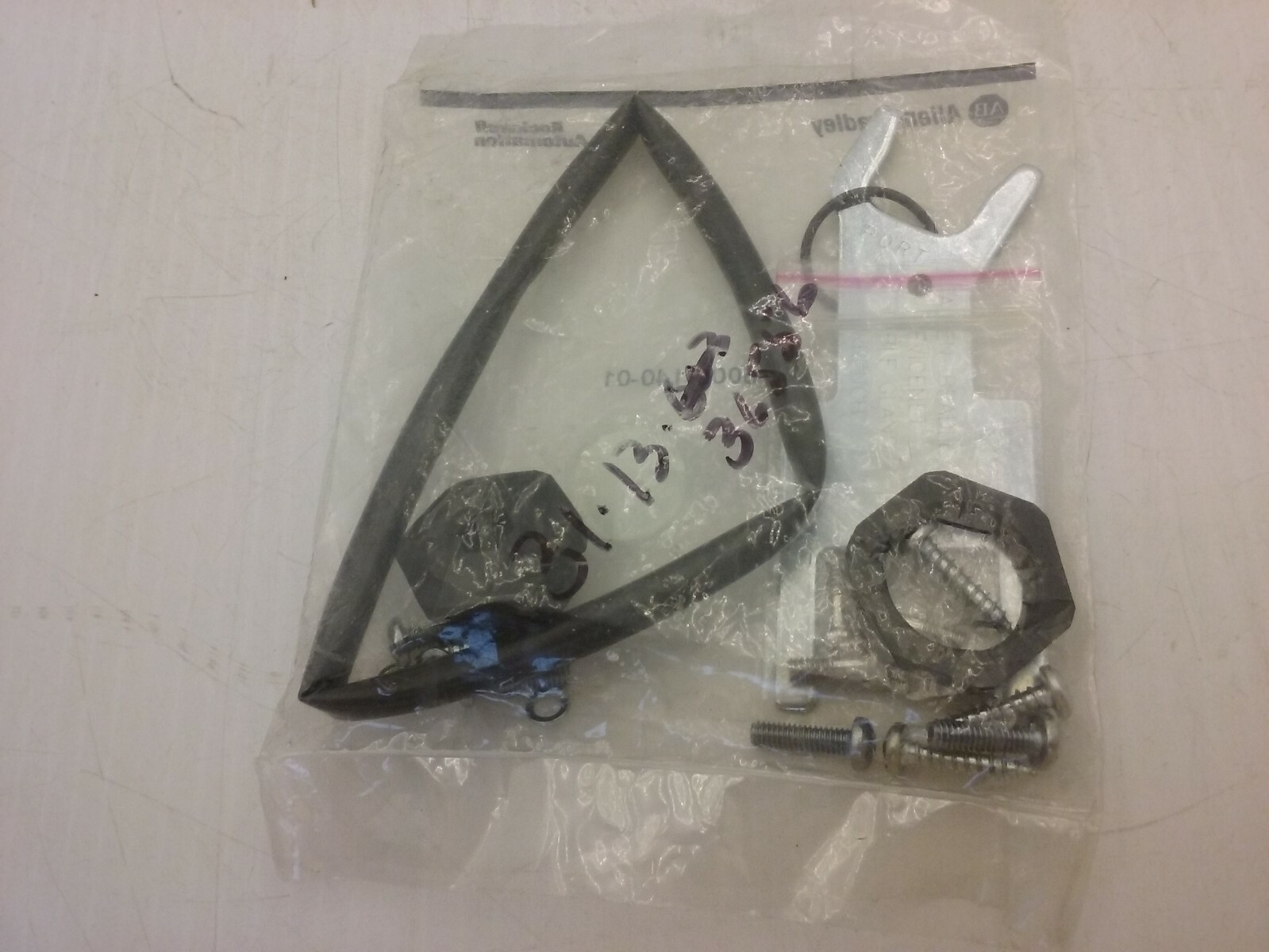 ALLEN BRADLEY 75006-140-01 ACCESSORY KIT DEVICENET CABLE GLAND NIB