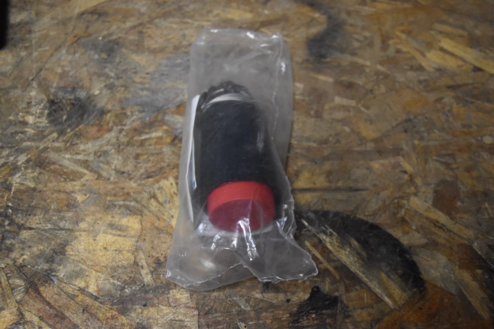 LOT OF 5 Elastimold Insulated Cap w/ Ground Lead 160DRG3BG NOS FREE SHIPPING