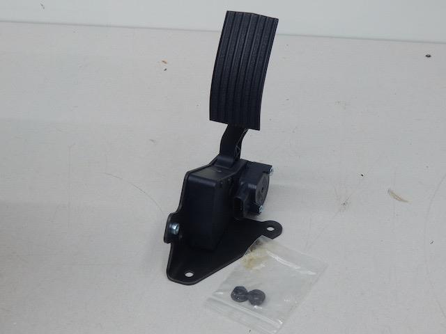 Bendix 2596214C91, 5020584, Accelerator Foot Pedal Parts Kit MRAP, FMTV