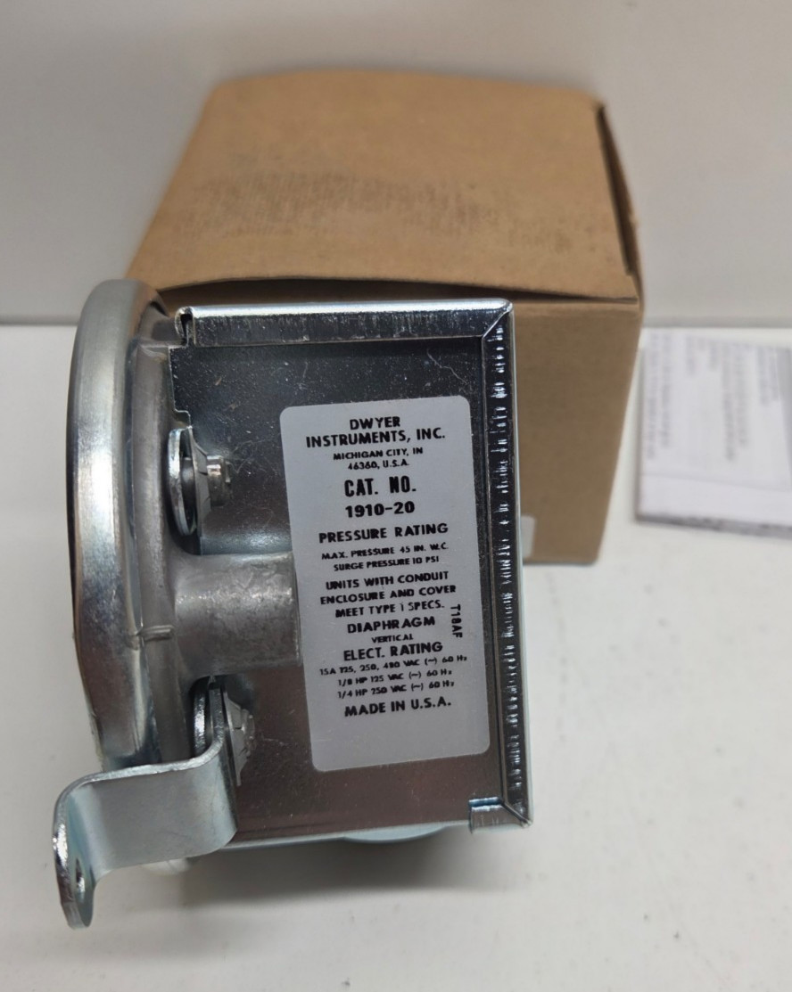 NEW IN BOX! DWYER 1900 SERIES 4-20″WC PRESSURE SIWTCH 114034-10 1910-20