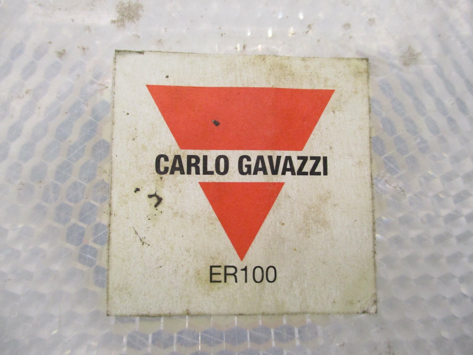 New Lot Of 2 Pieces Carlo Gavazzi ER100 A2948MO