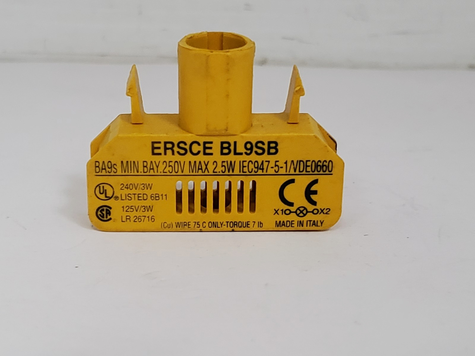 ERSCE BL9SB PILOT LIGHT SOCKET 250V 2.5W (LR26716)