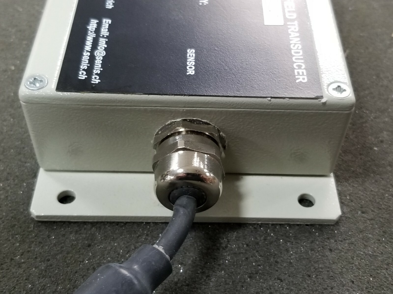 SENIS GmbH 3-Axis Magnetic Field Transducer Type: C-H3A_E3D-1%-2T