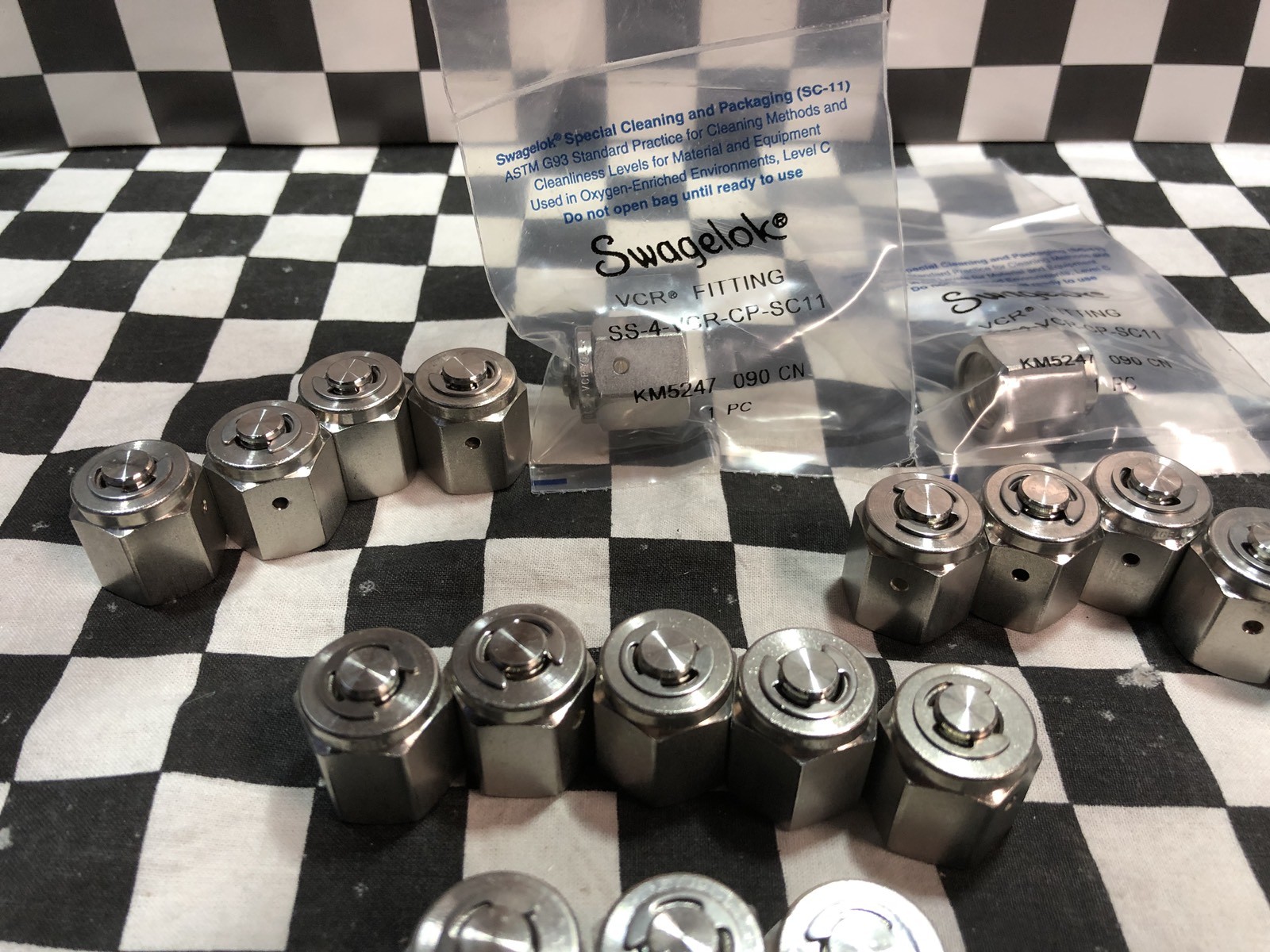 Lot Of 18, Swagelok CAP VCR 1/4″ VR, SS-4-VCR-CP-SC11, SHIPSAMEDAY#128E3