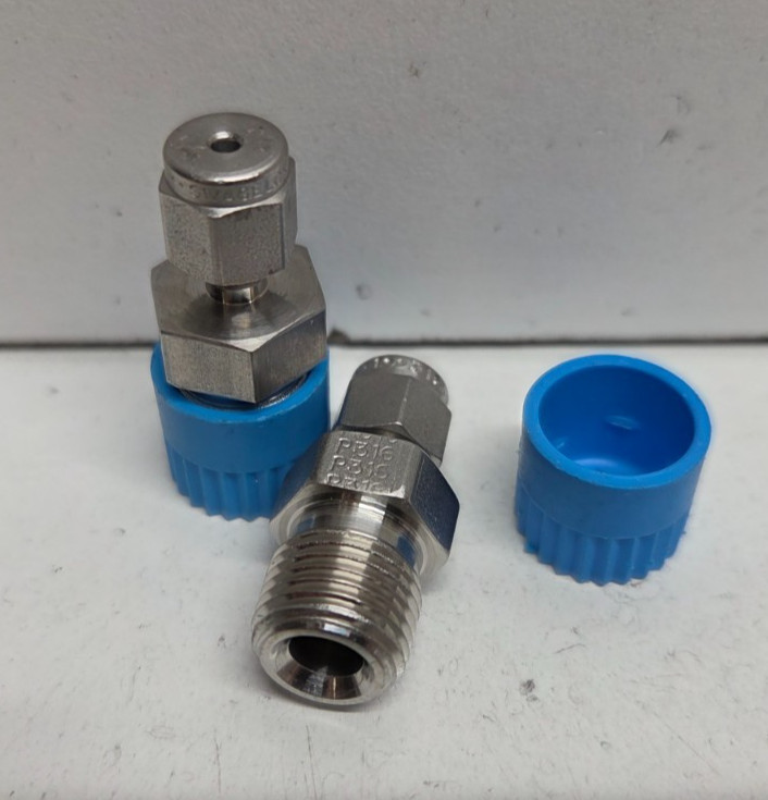 LOT OF 2 NEW NO BOX! SWAGELOK 1/16″TUBE X 1/2″MNPT STAINLESS ADAPTERS SS-100-1-2