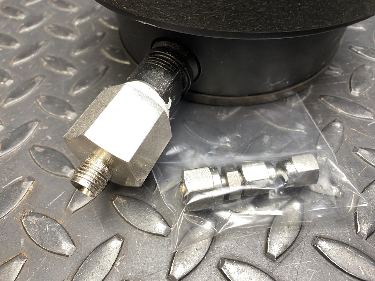 Omega PGT-45L-2000 Test Gauge 0-2000 PSI 4.5″ AISI 316