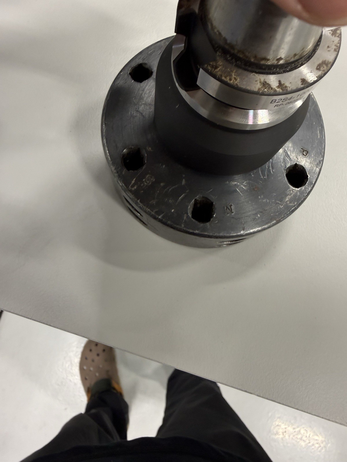 COMMAND TOOLING SYSTEMS B2S4-1000 BT30, FACEMILL HOLDER, Shell Mill BT30
