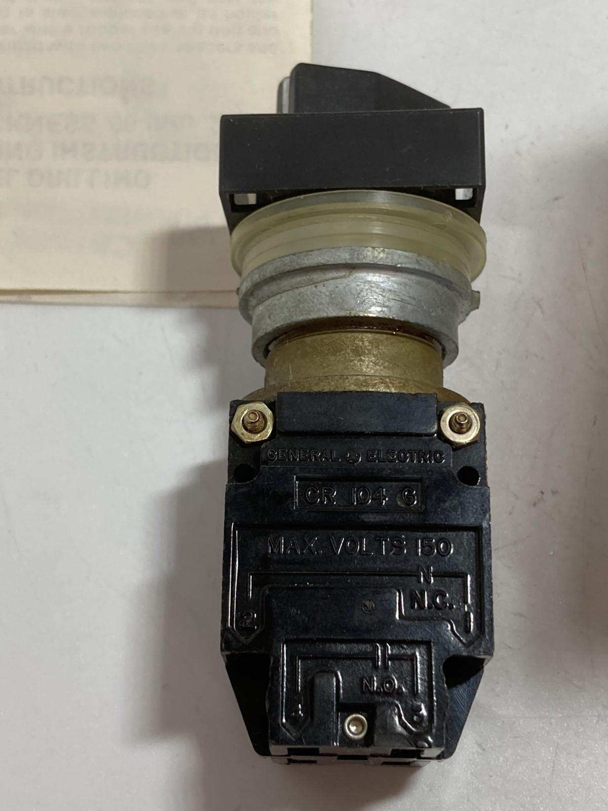 GE CR104MB22222 SELECTOR SWITCH 3 POS SPR RET FROM LEFT MAIN R 2NO/2NC NIB