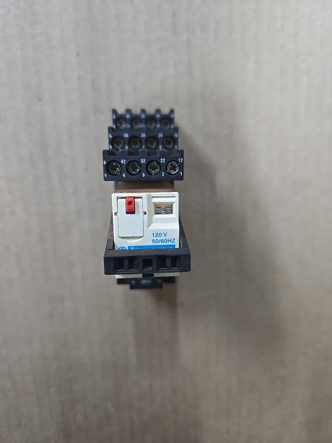 TELEMECANIQUE RXZE2S114M 10A 250V