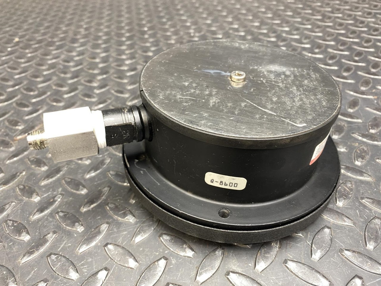 Omega PGT-45L-2000 Test Gauge 0-2000 PSI 4.5″ AISI 316