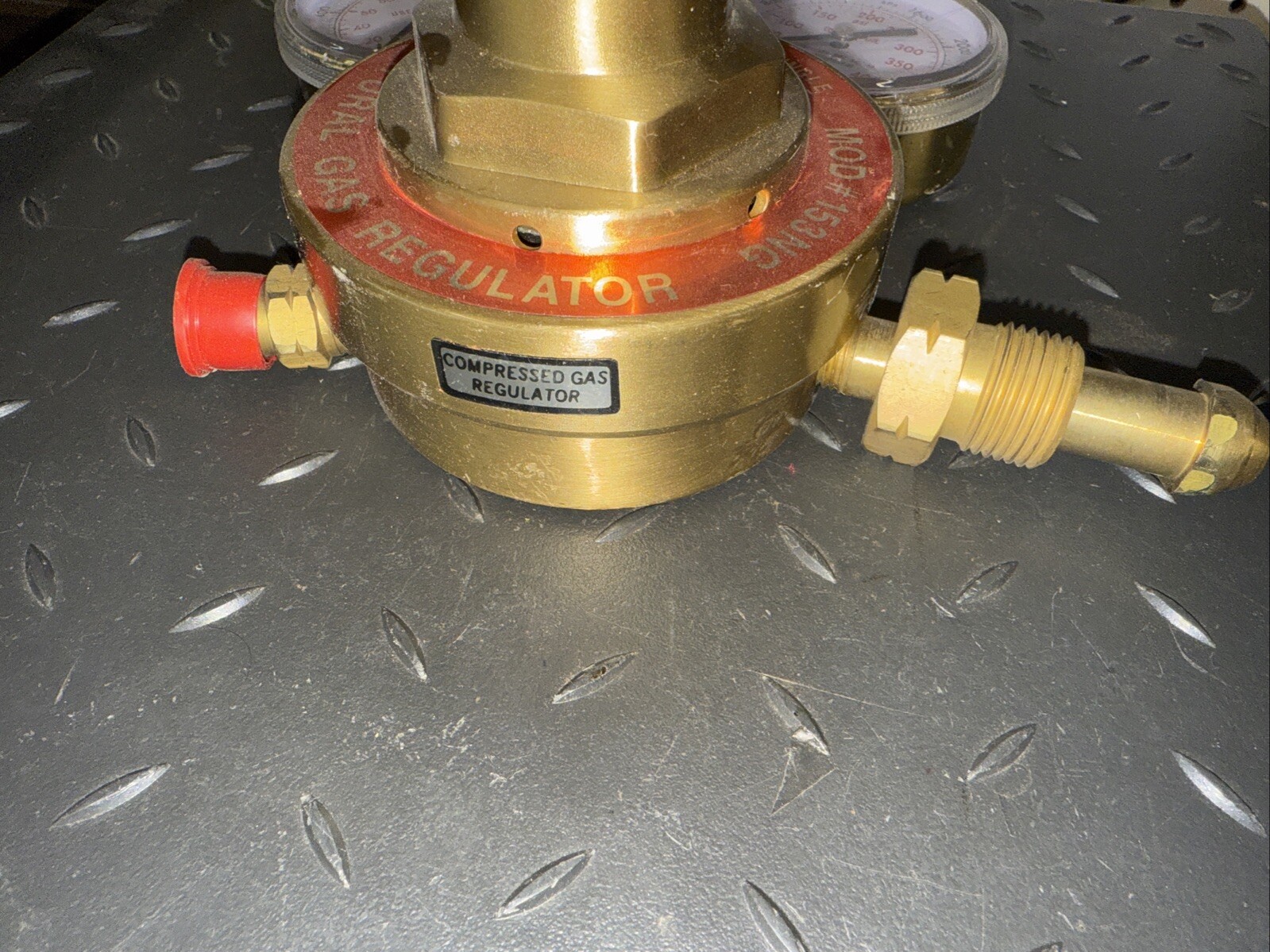 H.D. Natural Gas Cutting Torch Regulator, High Pressure Propane 0-100 Psi Out