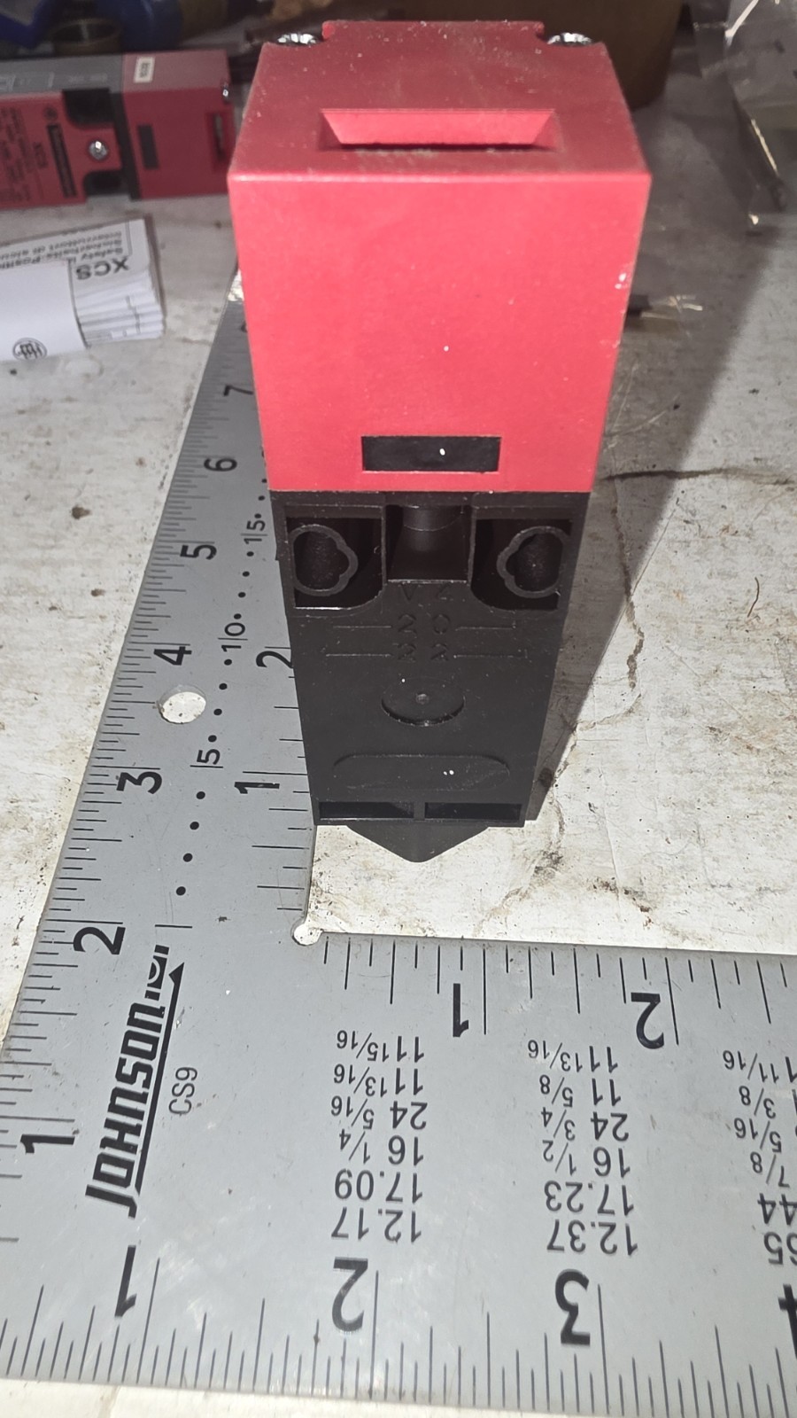 Telemecanique Limit Switch XCSPA593