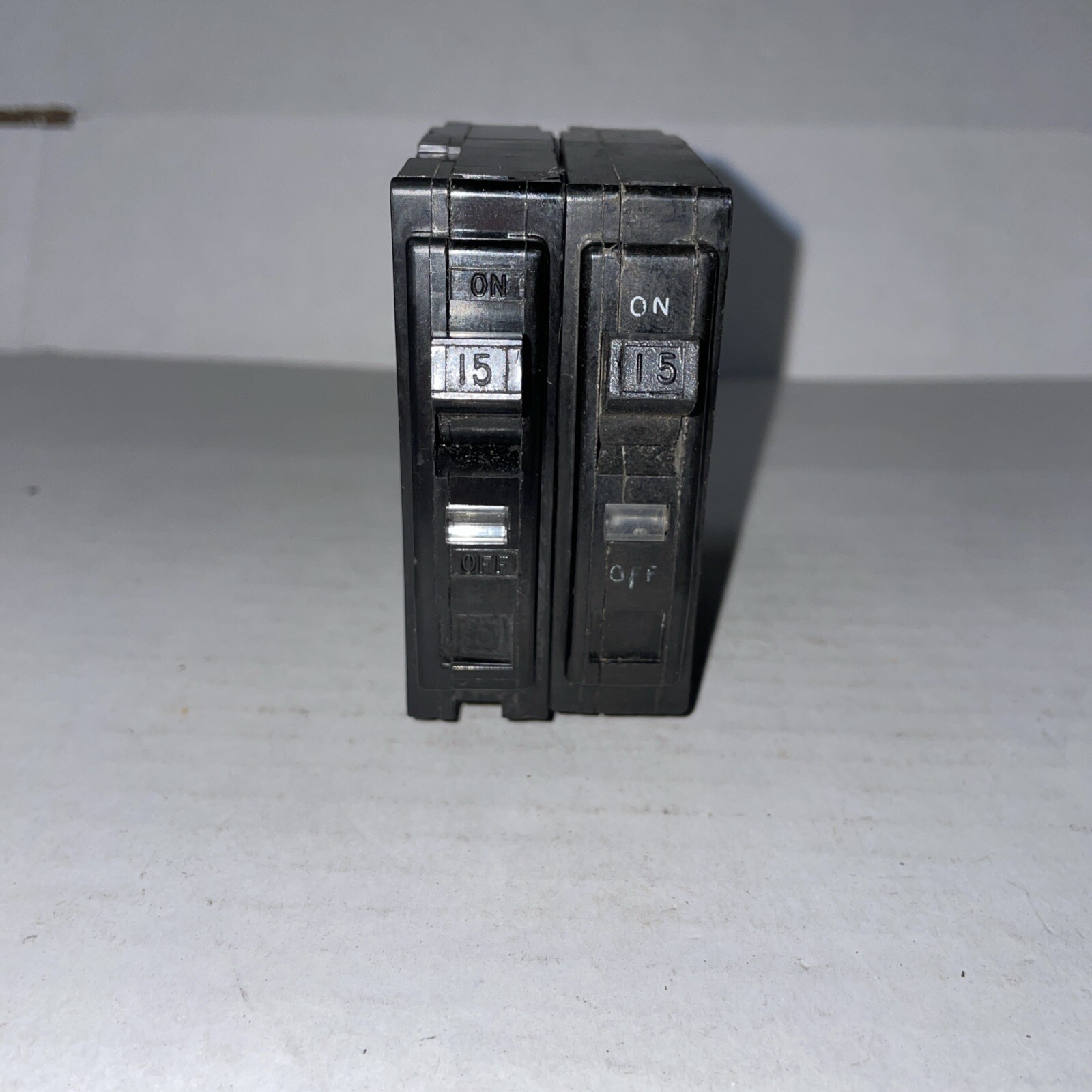 PACK OF 2 Square D QO115 1-pole 15A Circuit Breaker AD-9011 TESTED