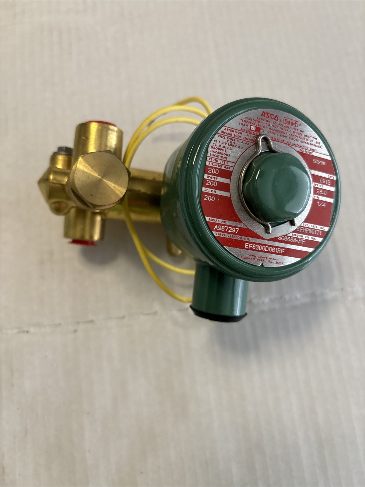 ASCO , EF8300D061RF , SOLENOID VALVE, 1/4″ FNPT , new In An Open Box NOS
