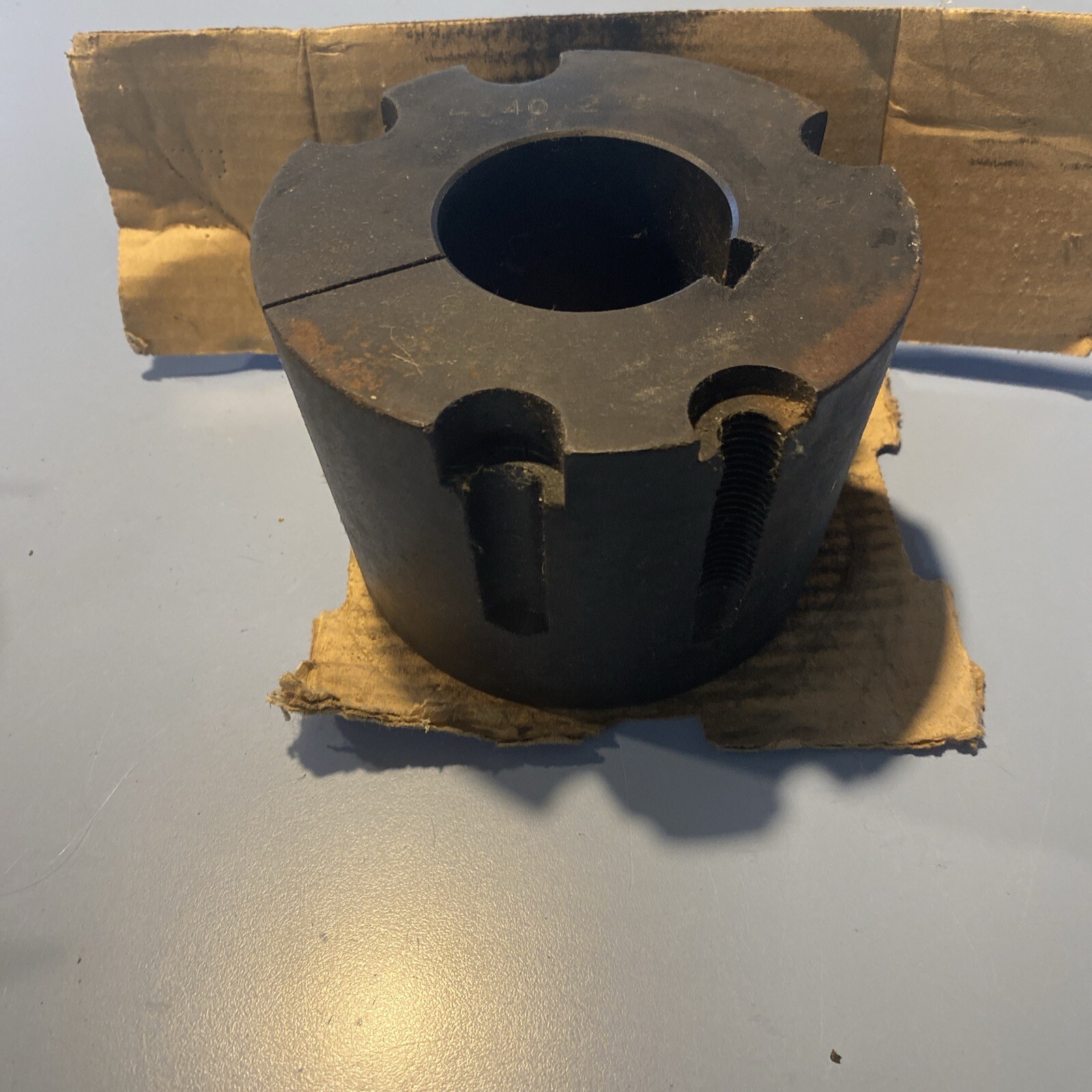 NEW MARTIN 4040-2-9/16 TAPER LOCK BUSHING 40402916 Some Surface Rust