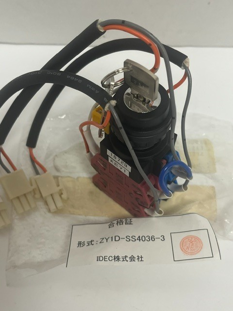 IDEC ZY1D-SS4036-3 SWITCH SELECTOR, KEYED, (DISCO), NOS