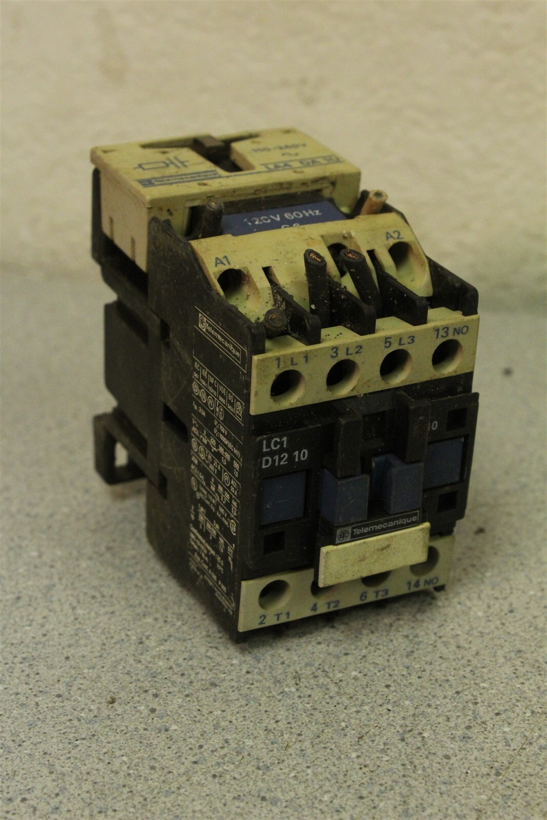 Telemacanique LA4 DA 1U 110-220V *FREE SHIPPING*