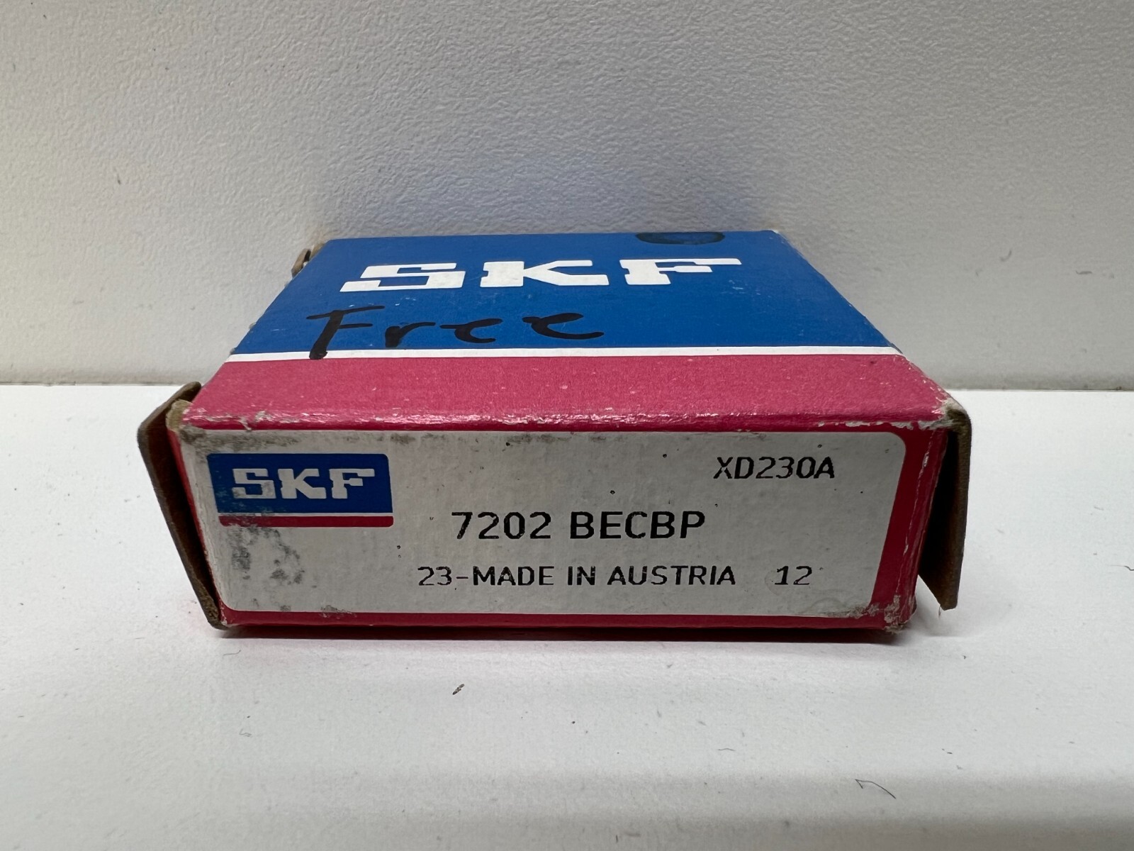 NEW IN BOX! SKF ANGULAR CONTACT RADIAL BALL BEARING 7202-BECBP