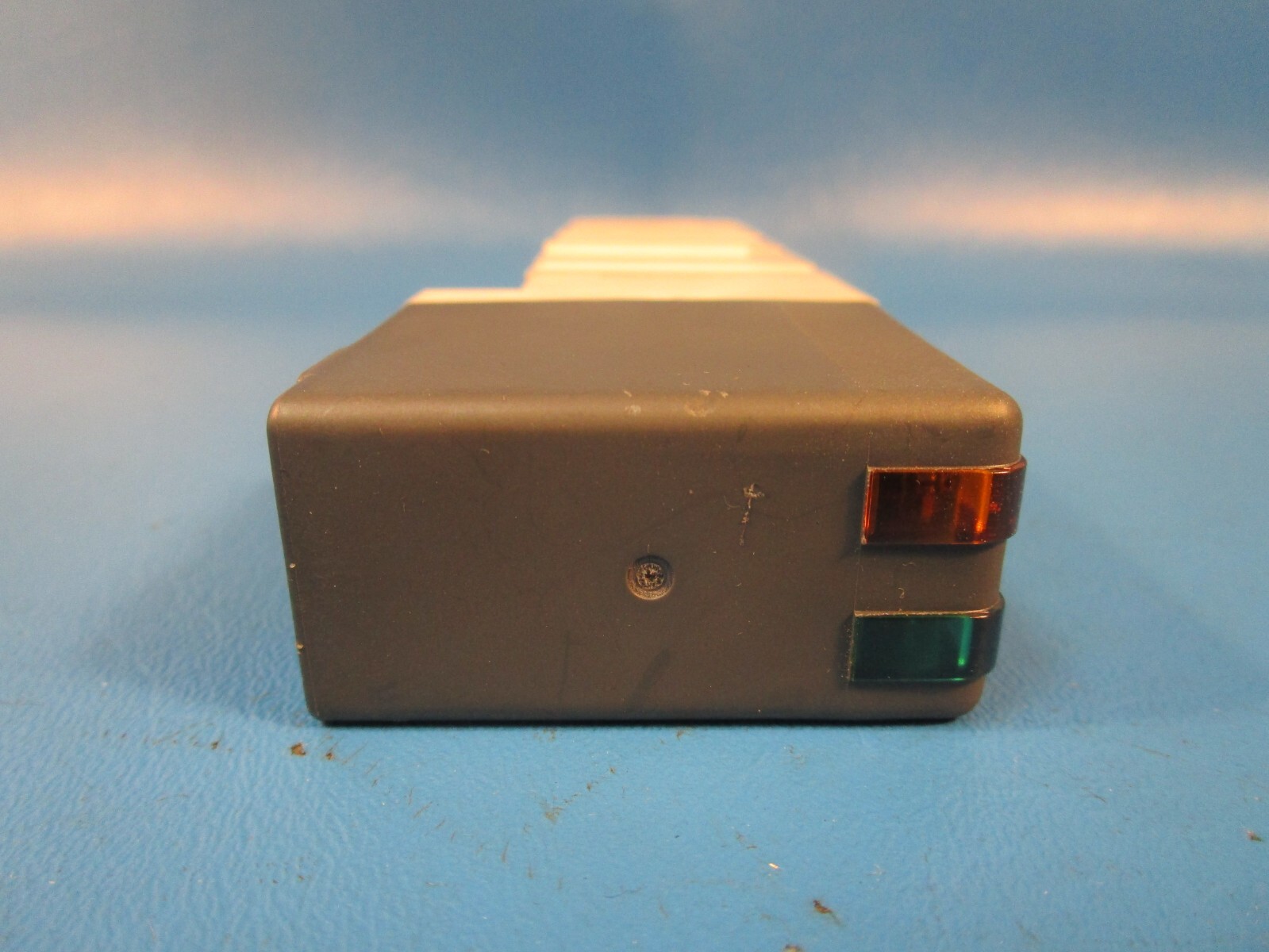 SMC VQ4400-5, Solenoid Valve, 5 Port, 4 Way