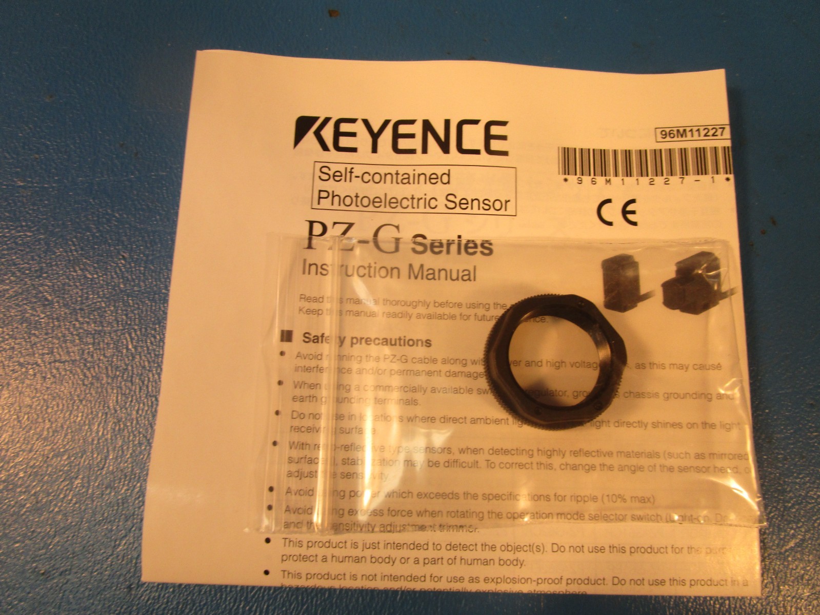 Keyence PZ-G62CB, PHOTOELECTRIC SENSOR, 0.1-1 METER RANGE, 10-30 VDC